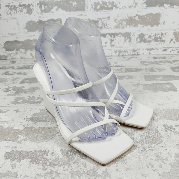 New Open Edit Eryn White Faux Leather Wedge Sandals C967 - Picture 4 of 14